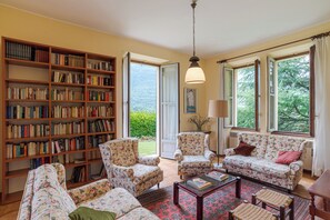 Living area - Villa Near Golf Club Menaggio (Grandola ed Uniti)