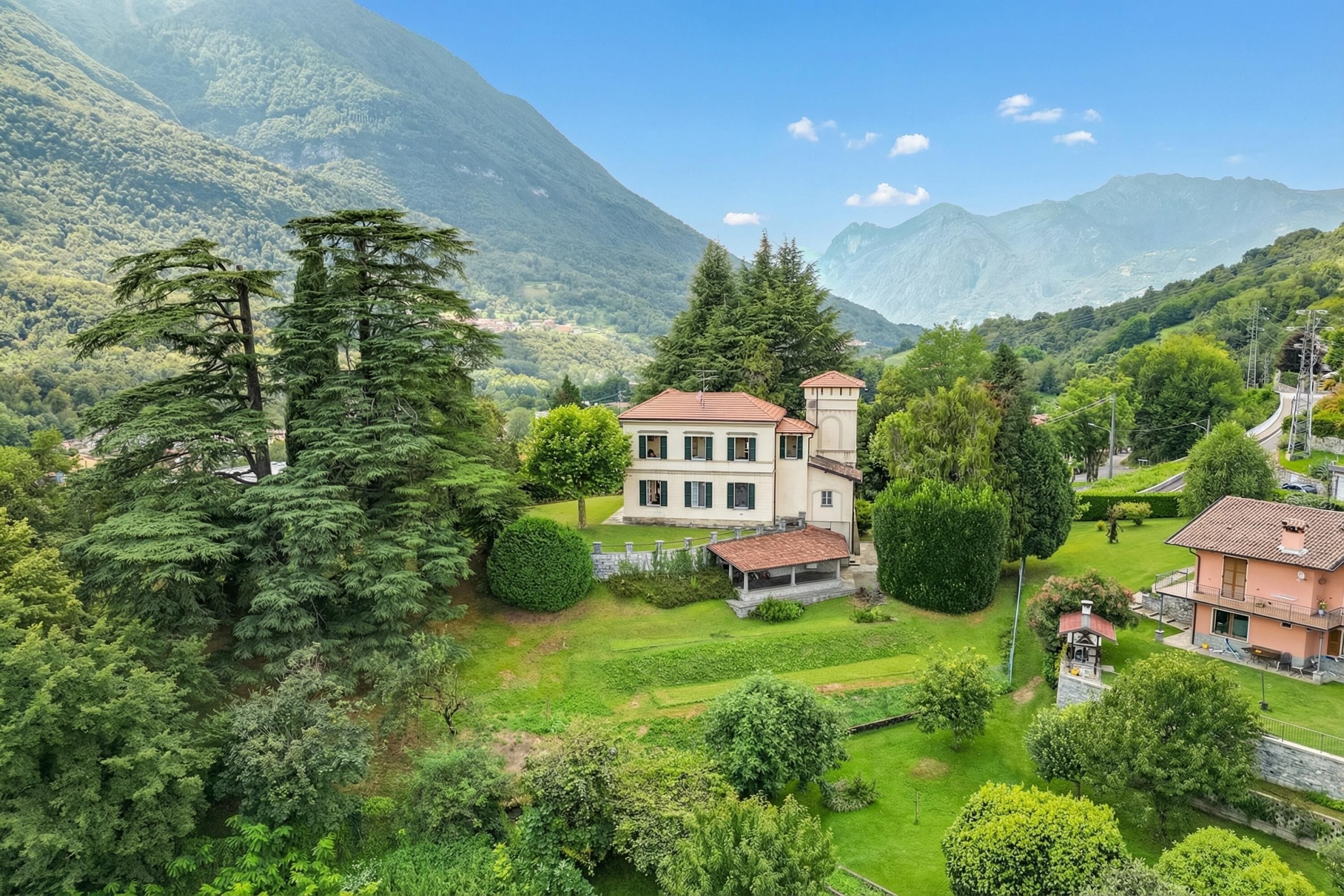 Family Villa, Multiple Bedrooms, 2 Bathrooms, Mountainside (Villa near Golf Club Menaggio) | Bahagian luar