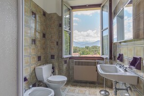 Family Villa, Multiple Bedrooms, 2 Bathrooms, Mountainside (Villa near Golf Club Menaggio) | Bathroom | Combined shower/tub, hair dryer, bidet, towels