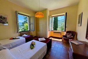 Villa Familiale, plusieurs chambres, 2 salles de bains (Villa near Golf Club Menaggio)