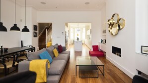 Interior detail - The Clapham Crib (London)