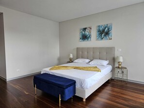 3 chambres, fer et planche Ă repasser, Wi-Fi, draps fournis