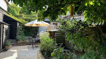 Cottage | Property grounds