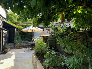 Cottage | Property grounds