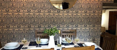 Cottage | Dining