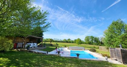 Maison de campagne climatisé avec piscine animaux acceptés