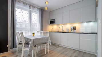 Comfort Apart Daire | Özel küçük mutfak | Buzdolabı, set üstü ocak, tencere seti/tabak/mutfak aletleri