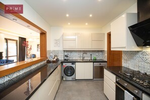 Standard-Apartment, 3 Schlafzimmer, zum Garten hin | Badezimmer