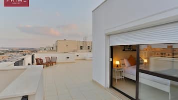 Standard Studio | In-room safe, iron/ironing board, free WiFi