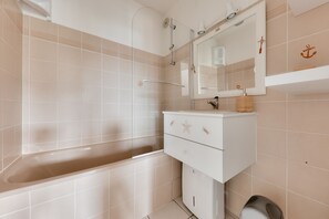 Badewanne, Haartrockner