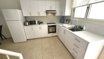 Standard-Haus | Eigene Küche | Kühlschrank, Mikrowelle, Ofen, Herdplatte