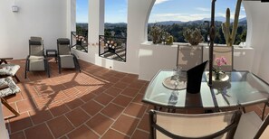 Outdoor dining - RDR319 - Golfers Paradise next to La Quinta Golf Club (Benahavís)