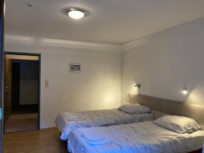 2 Schlafzimmer, Zimmersafe, Bügeleisen/Bügelbrett, kostenloses WLAN