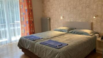 Zimmersafe, Bügeleisen/Bügelbrett, kostenloses WLAN