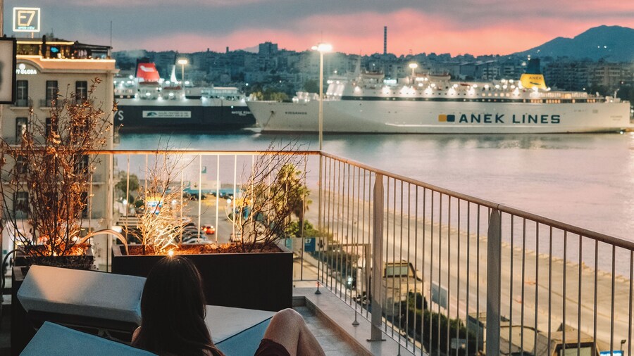 Mitsis N'U Piraeus Port