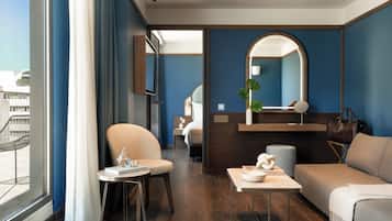 Suite | Living area | 32-inch Smart TV with satellite channels