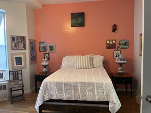 1 habitación, tabla de planchar con plancha, wifi y ropa de cama 