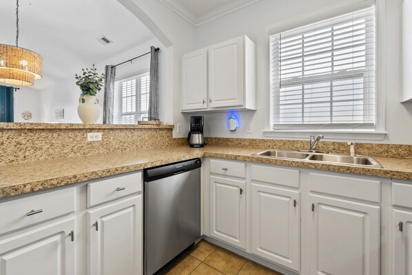 Fridge, microwave, oven, stovetop - Havens 3BR condo with Norman Golf Course Views (North Myrtle Beach)