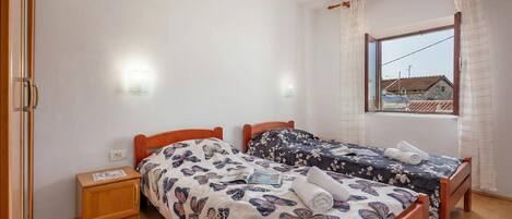 Family House, 2 Bedrooms, Microwave (Lovely House Luiza) | 2 bedrooms, iron/ironing board, free WiFi, bed sheets