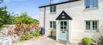 Log burner, heated pool, pub- what's not to like!