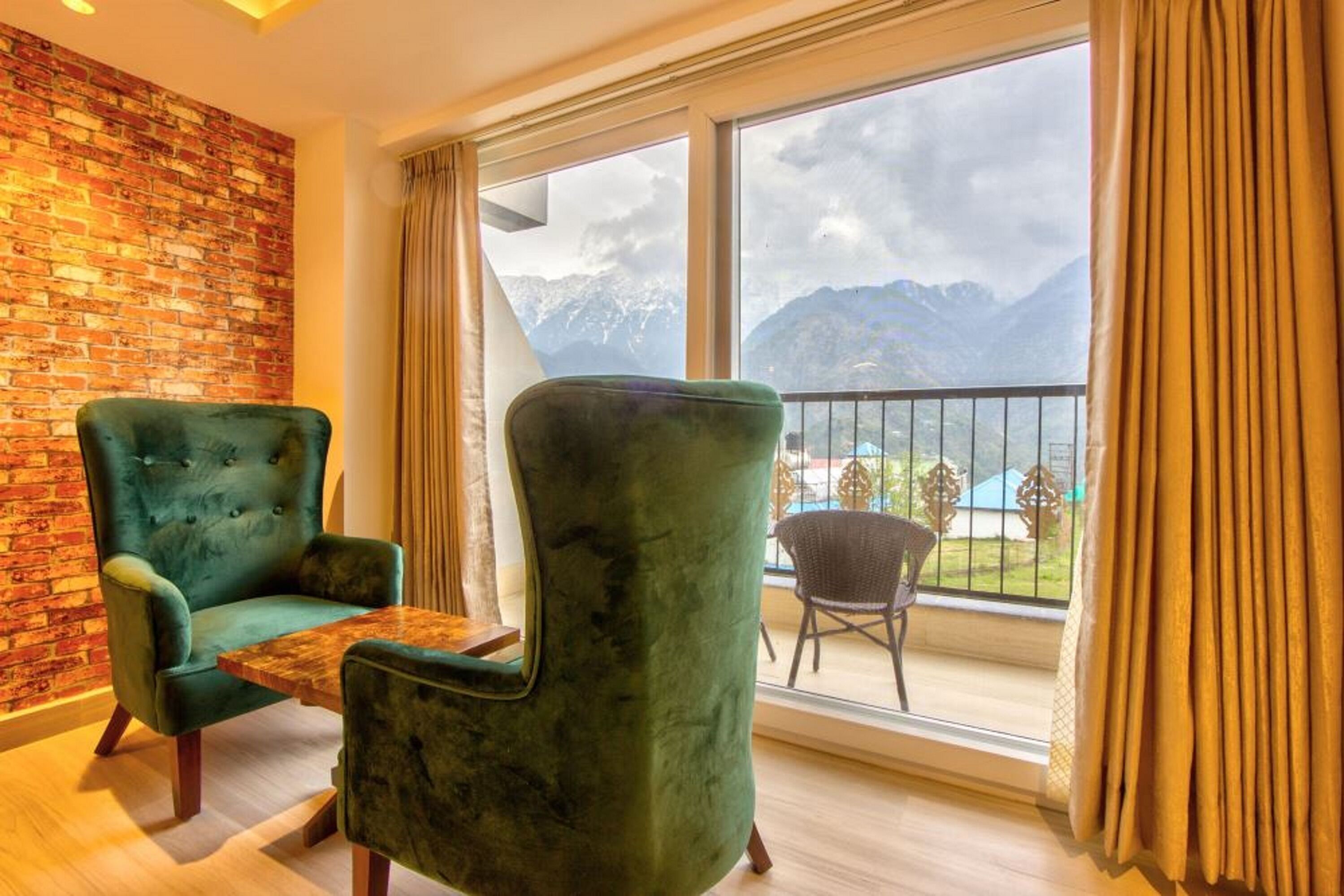 Desk, laptop workspace, iron/ironing board, rollaway beds