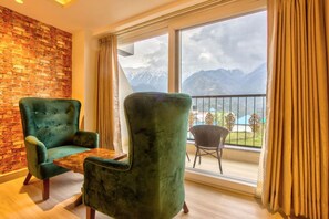 Desk, laptop workspace, iron/ironing board, rollaway beds - Katson Castle Dharamshala (Dharamshala)