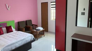 Premier Room | 1 bedroom, Egyptian cotton sheets, premium bedding, desk