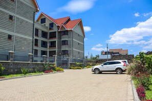 Property grounds - Isomer Comfort Homes, Nakuru (Nakuru)