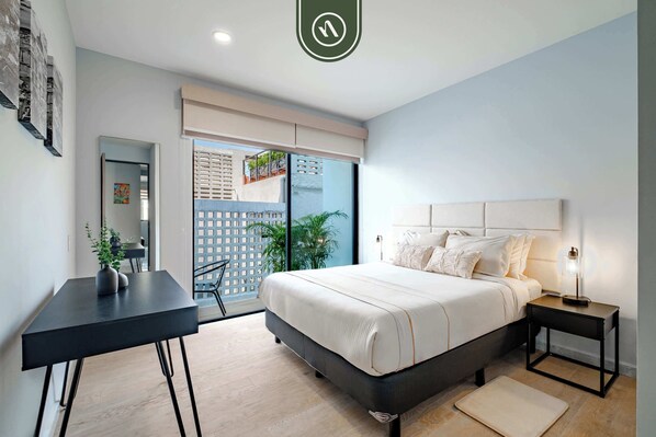 2 Schlafzimmer, Schreibtisch, Bügeleisen/Bügelbrett, Reisekinderbett