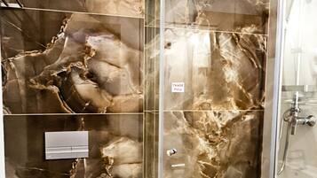 Basic Double Room | Bathroom | Shower, free toiletries, hair dryer, towels