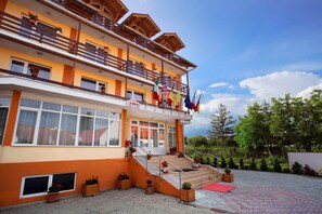 Front of property - Hotel Eden (Sibiu)