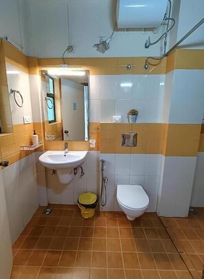 Deluxe Double Room | Bathroom