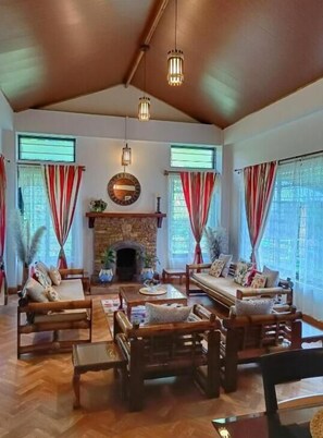 Deluxe Double Room | Free WiFi