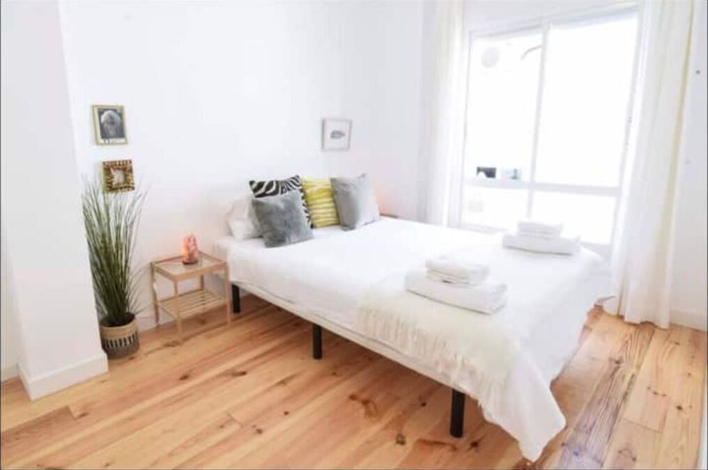 2 chambres, fer et planche à repasser, lit parapluie, Wi-Fi gratuit