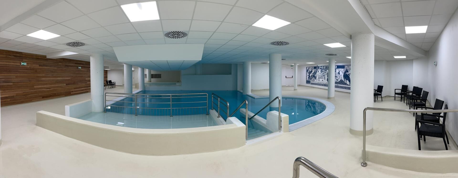 Piscina interna, piscina aquecida