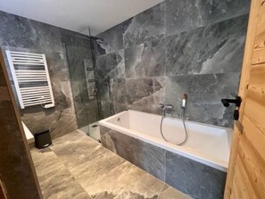 Bathroom - View panoramic, sauna, terrace, tv, ski locker, 140m², La Rosière (Montvalezan)