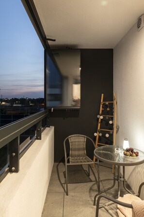 Comfort Apartment | Balcony - ShortStayPoland Marywilska B137 (Warsaw)