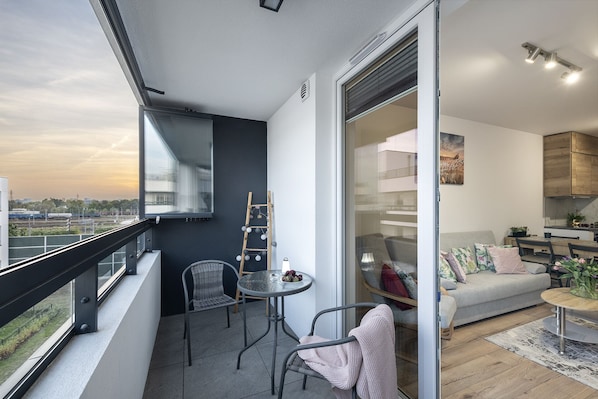 Comfort Apartment | Balcony - ShortStayPoland Marywilska B137 (Warsaw)