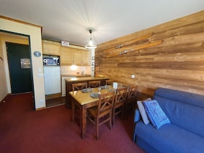 Interior - 100m from resort center, 2nd floor, balcony, tv, ski locker, 40m², Serre Chevalier (La Salle-les-Alpes)