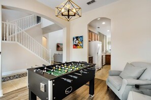 Casa, 5 habitaciones | Sala de juegos