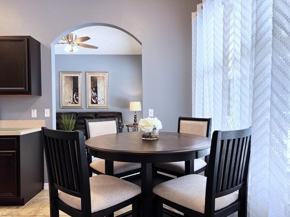 House, 4 Bedrooms | Dining - Lovely 4 Bed 3 Bath Pool Home With Spa-5330cvl 4 Bedroom Home by RedAwning (Kissimmee)