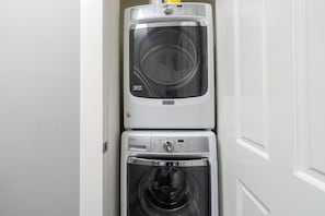 Condo, 3 habitaciones | Interior