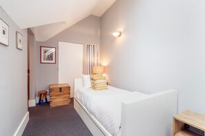 Condo, 3 Bedrooms | 3 bedrooms, free WiFi