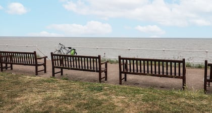 Astondene, East Cliff
