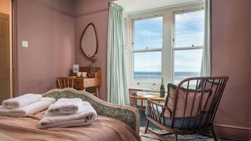 3 bedrooms, individually decorated, individually furnished, free WiFi