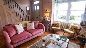 Cottage | Living area