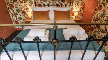 Cottage | 3 bedrooms, individually decorated, individually furnished, free WiFi