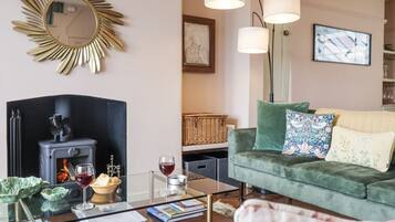 Cottage | Living area