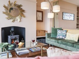 Cottage | Living area