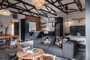 Executive Suite | Living area | Fireplace